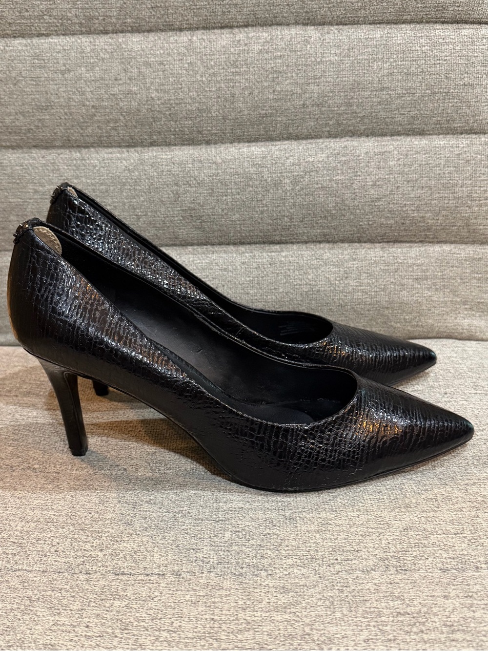 Karl Lagerfeld Paris Black Croc-Embossed Pointed-Toe Pumps with KL emblem